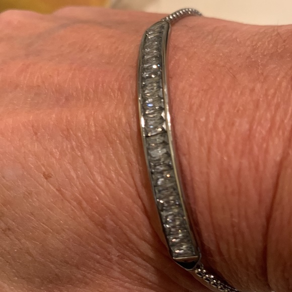 Beautiful bracelet, dangle slide to tighten - Picture 2 of 4